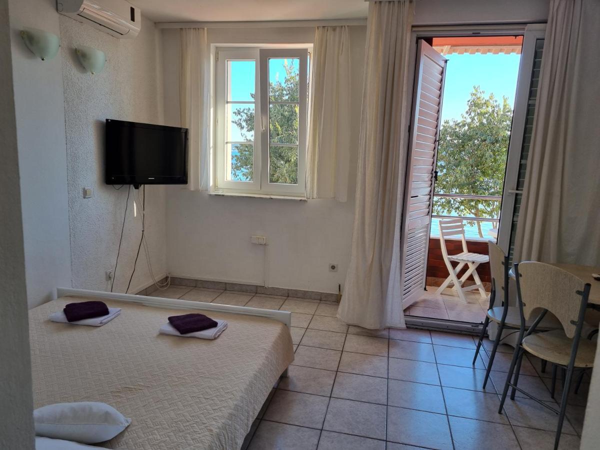 Blue Wave Apartments Turanj Room photo
